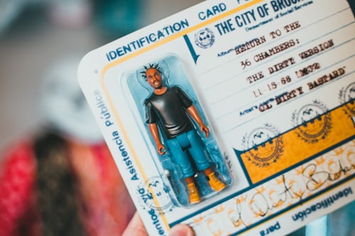 Can I use my driver's license to fly, using international driving permit?