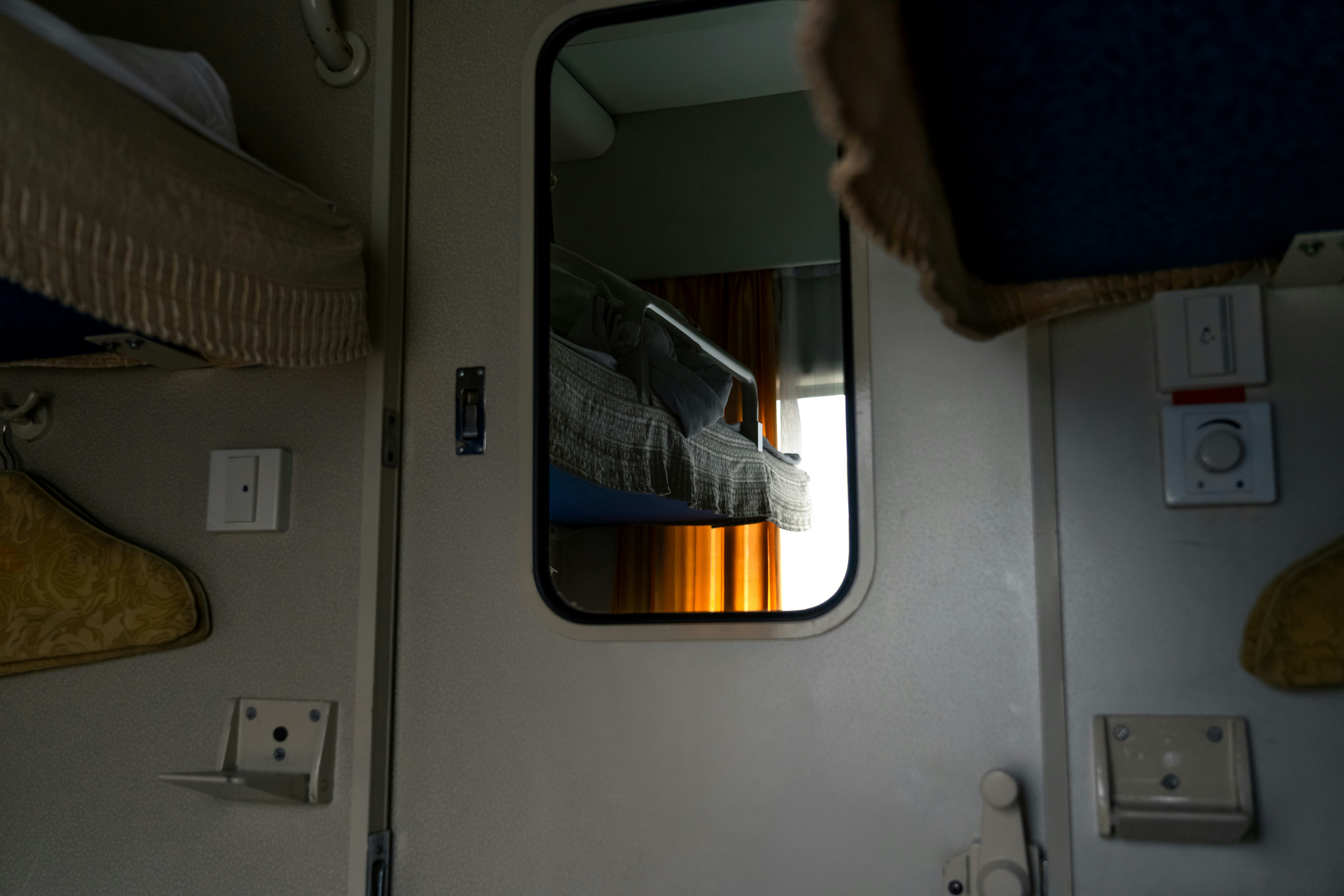 Interior MRT Jakarta yang modern