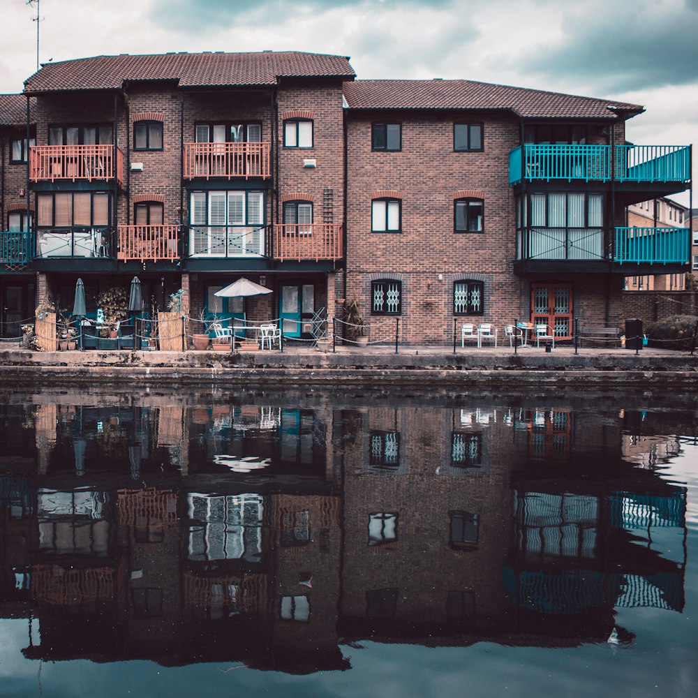 brown concrete building during daytime