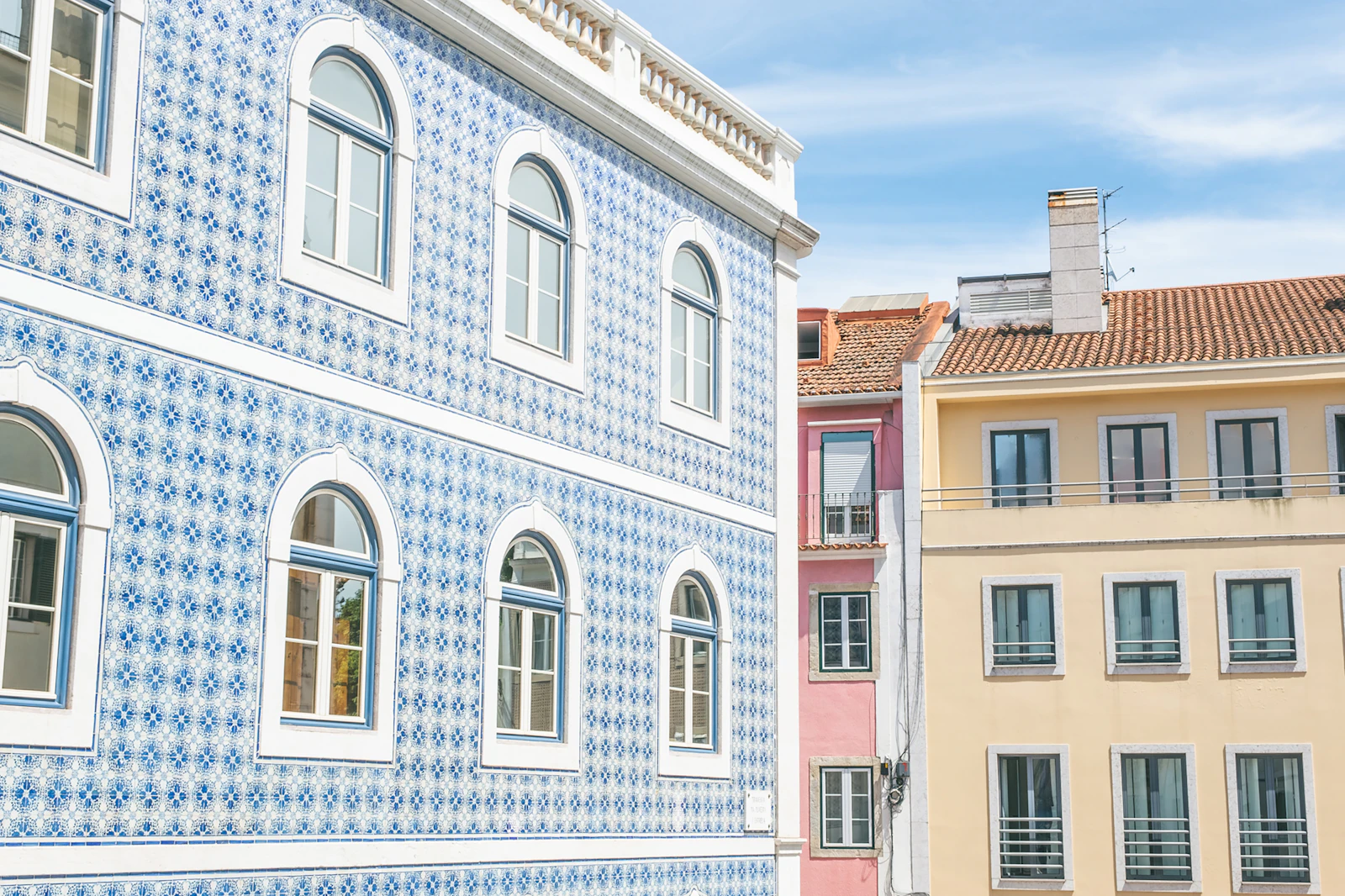 Elevadores em edifícios antigos: viabilidade e custos 2026