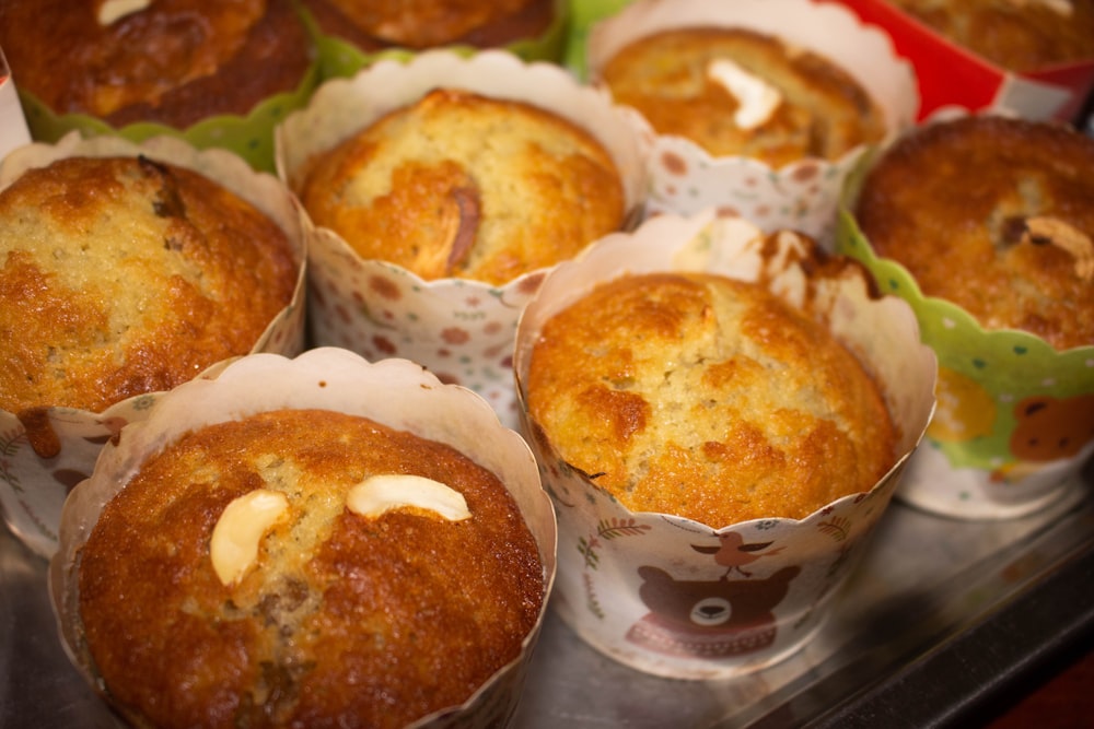 pane integrale con crema bianca sopra