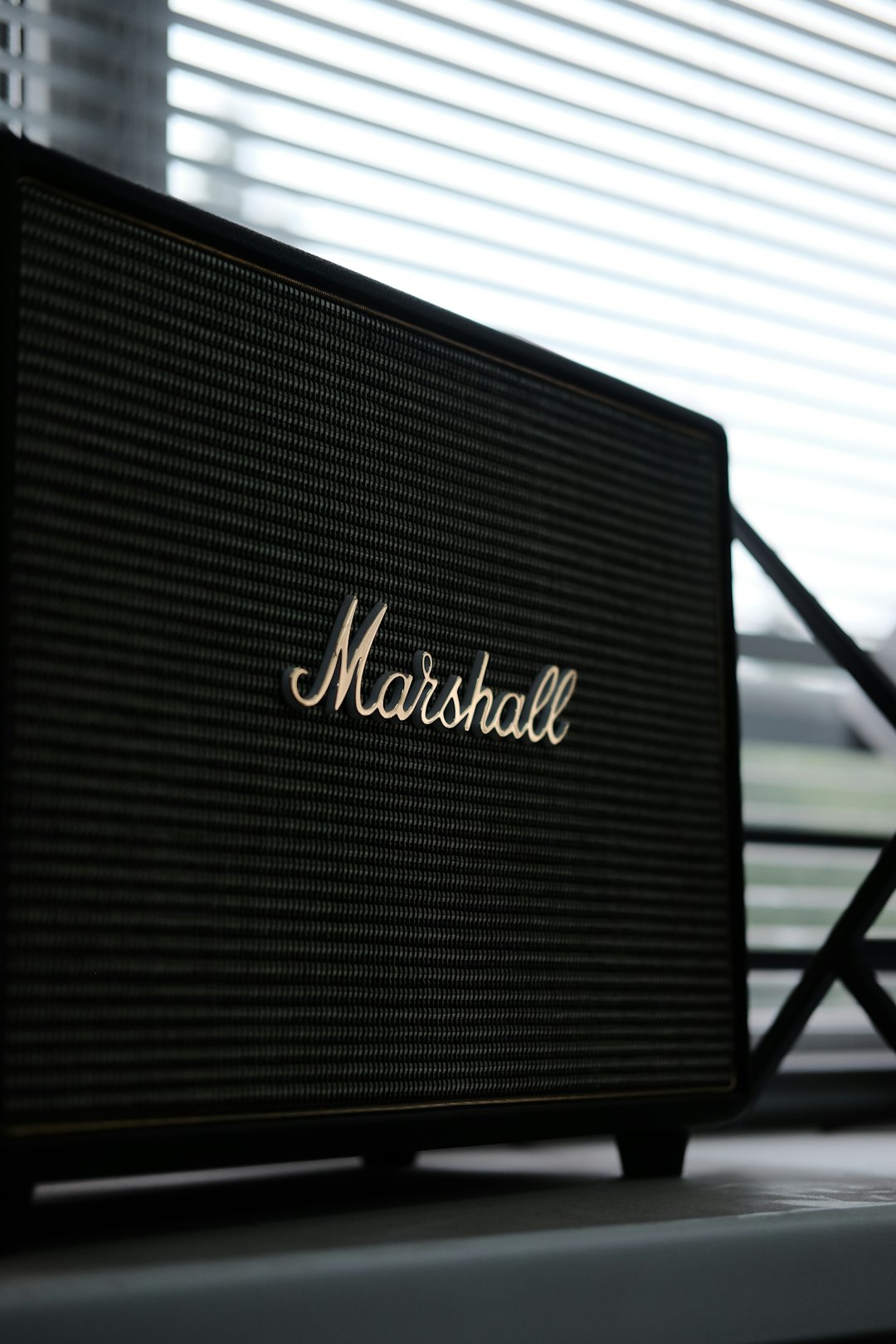 black and white marshall guitar amplifier