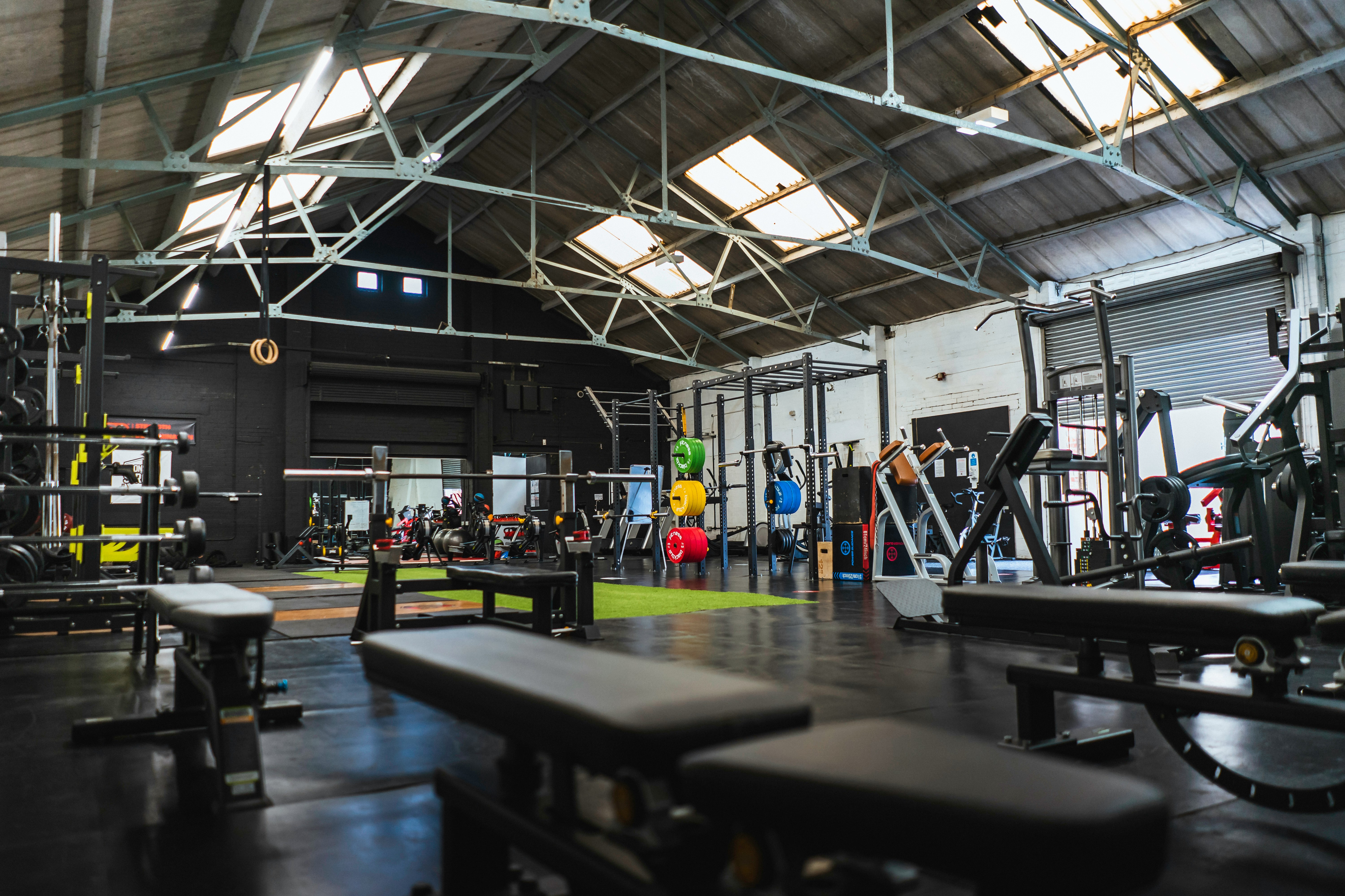 Why the Same Weight Feels Totally Different Depending on Where You Train