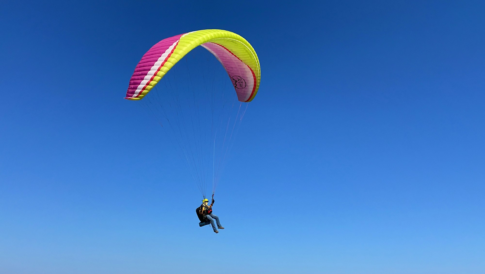 Paraglider Makes Heroic Move