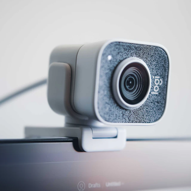 실내용 CCTV 홈캠 360도 회전 풀HD 야간촬영 양방향통화 모션감지 펫캠 베이비캠