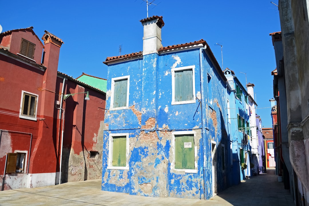 blue and brown concrete building