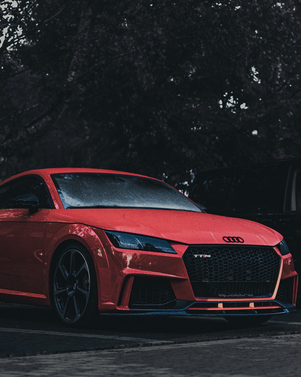 red audi r 8 coupe