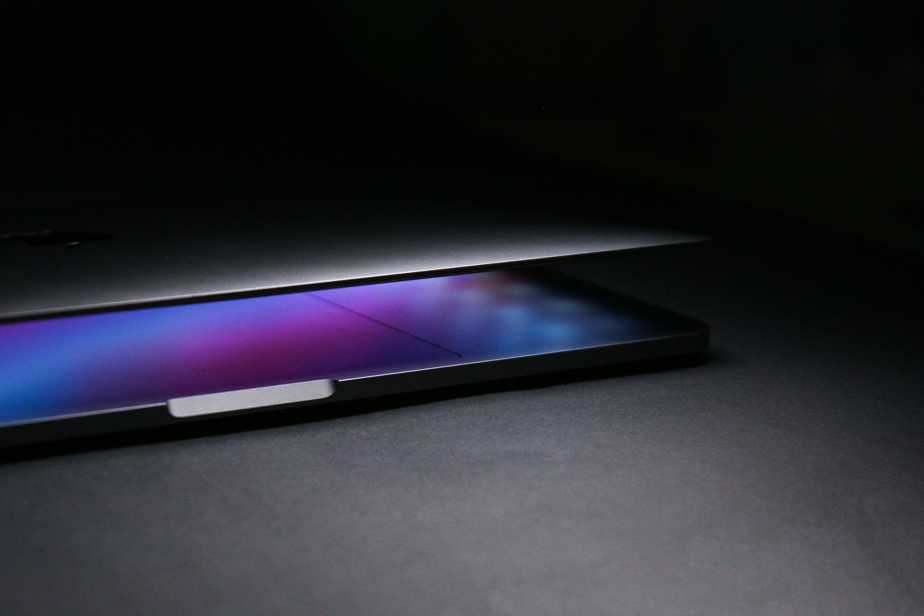 Будущие MacBook Pro могут получить по-настоящему гигантские трекпады