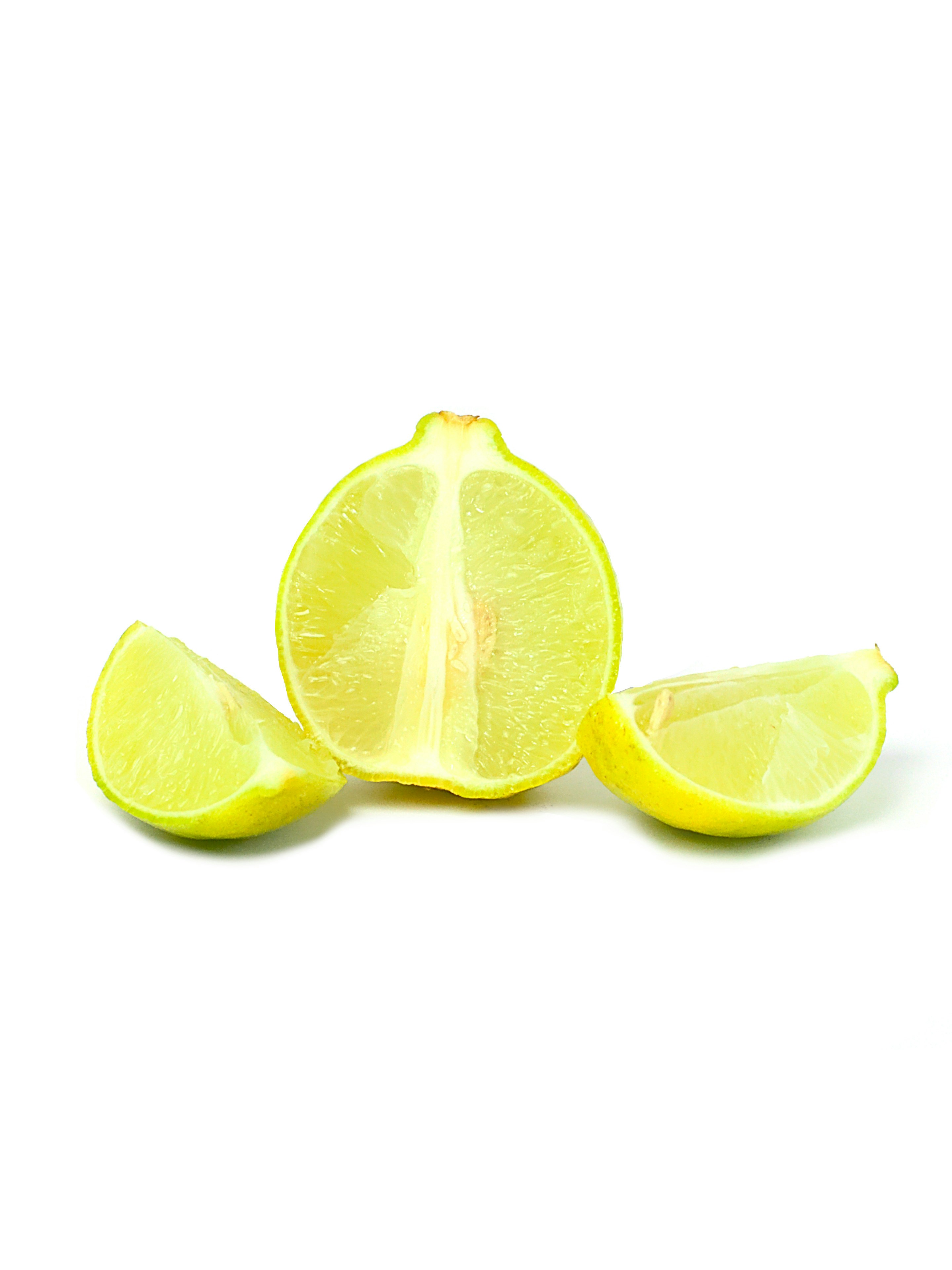 Lemons sliced