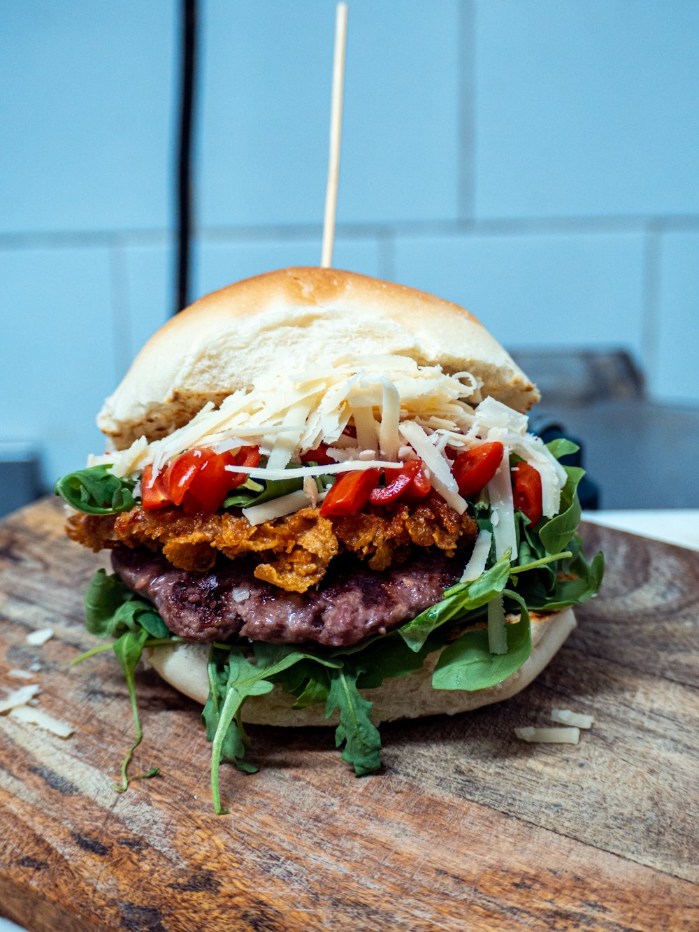 Hamburguesa con lechuga y tomate