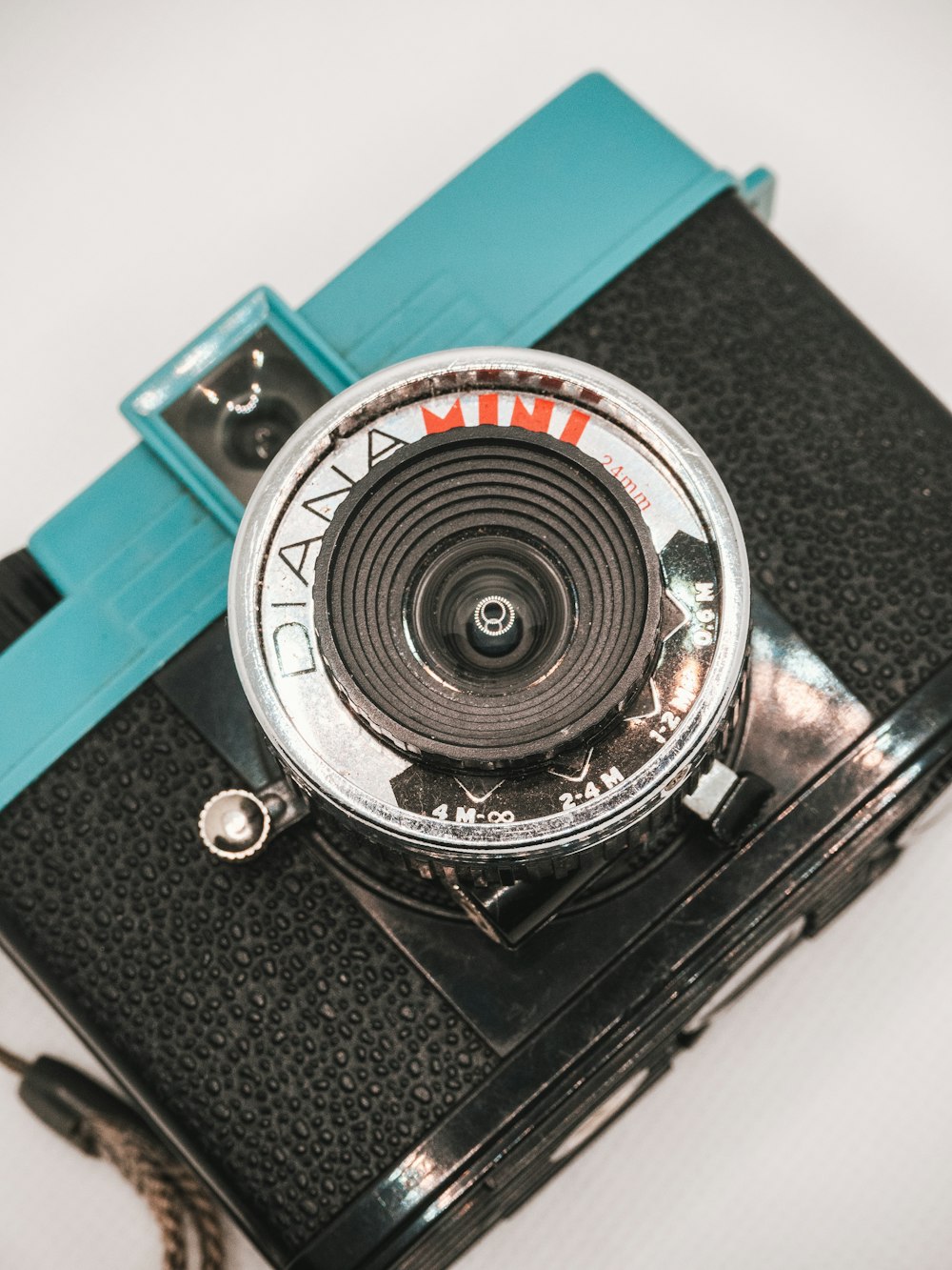 black and silver camera lens