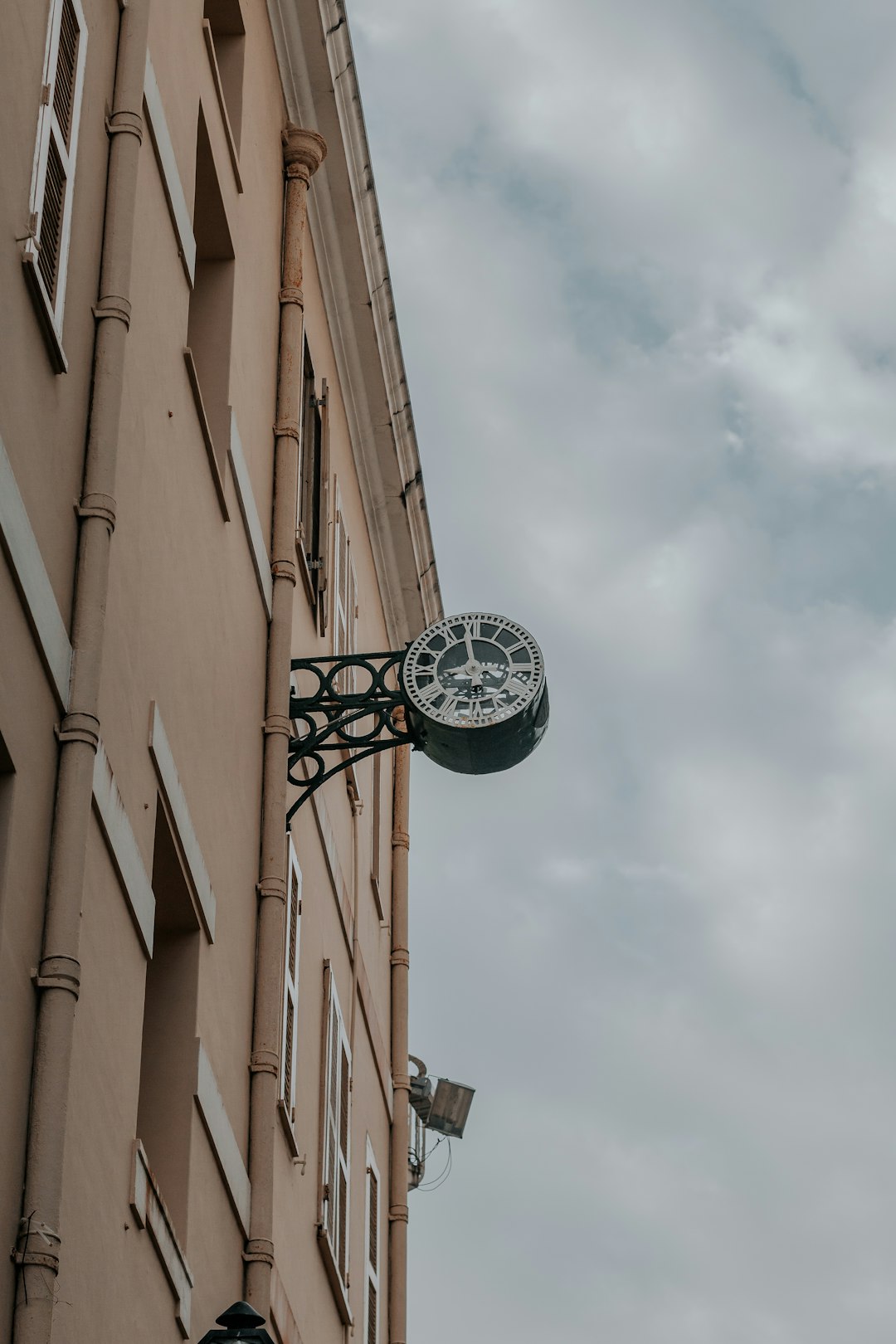 black and white round wall clock