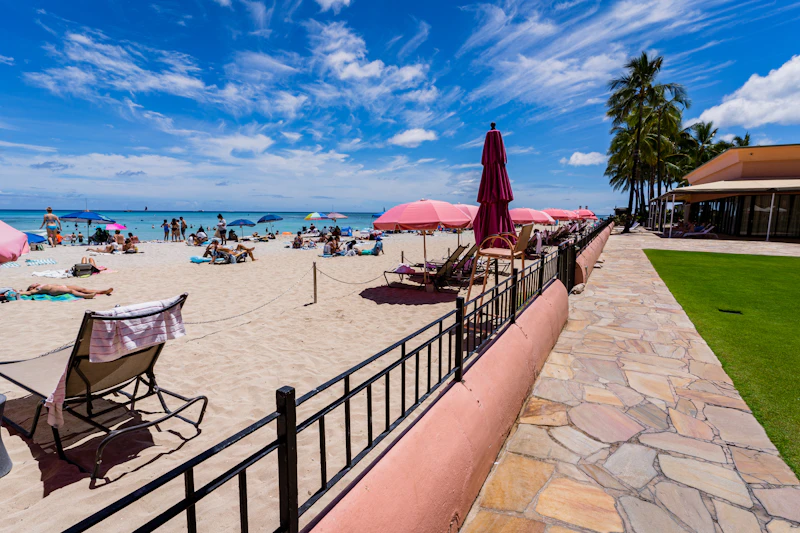 Most Historic Pubs in Honolulu With Real Character and Good Stories