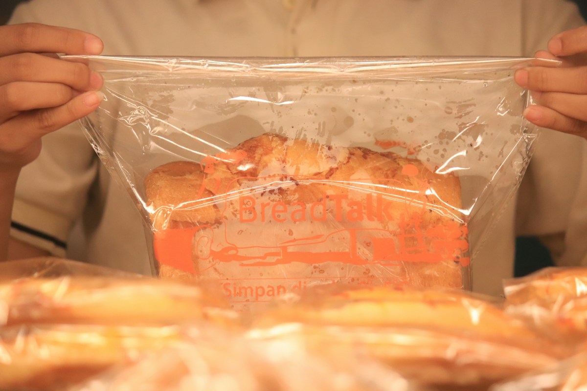 How Can You Freeze Extra Cake Layers and Frosting?