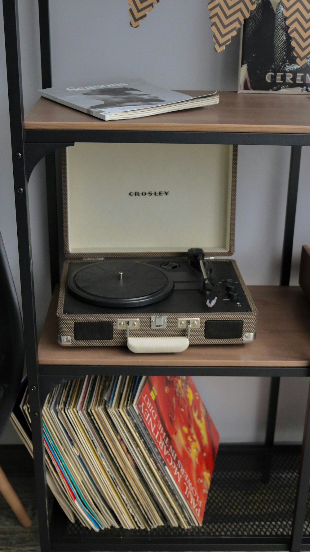 black and gray vinyl record player