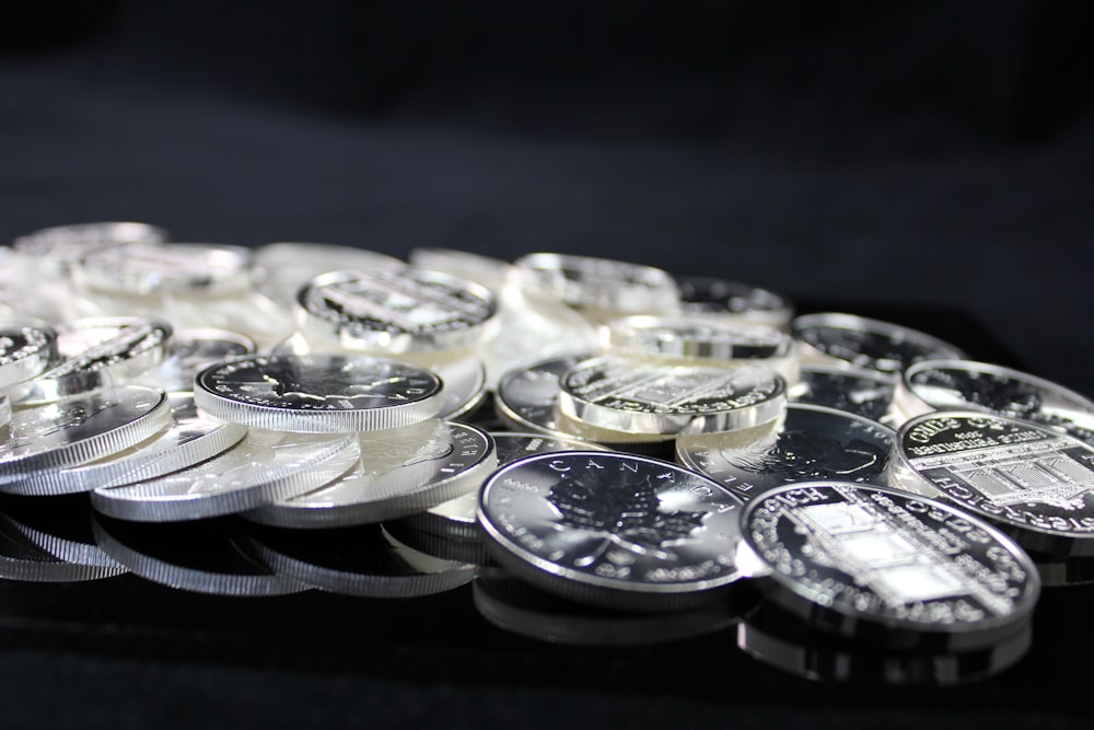 silver and gold round coins