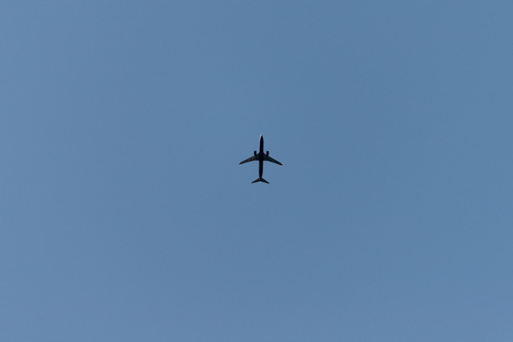 airplane in the sky during daytime