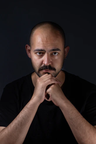 man in black crew neck shirt