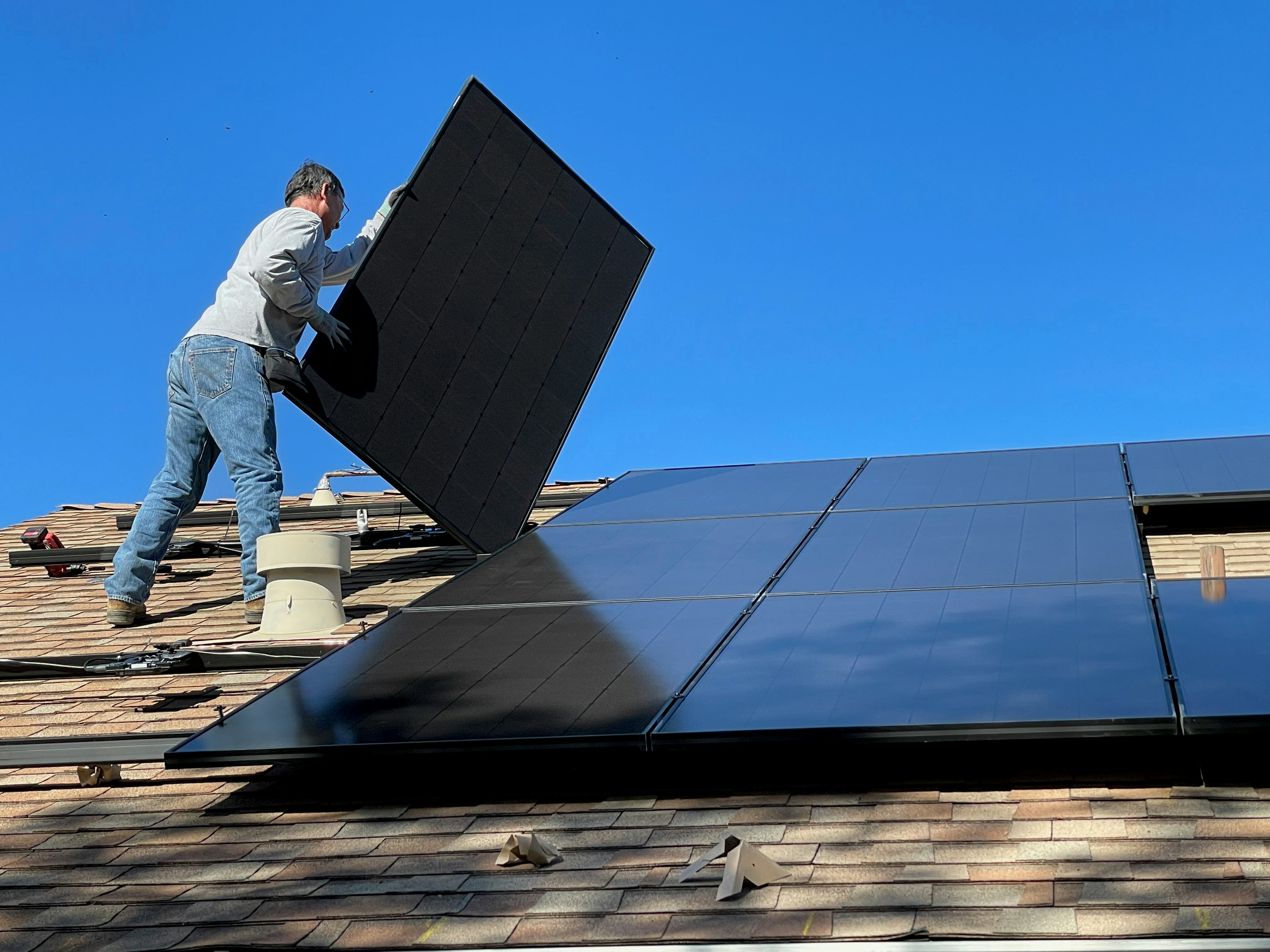 How Many Solar Panels Does It Take To Run A House Off-grid?