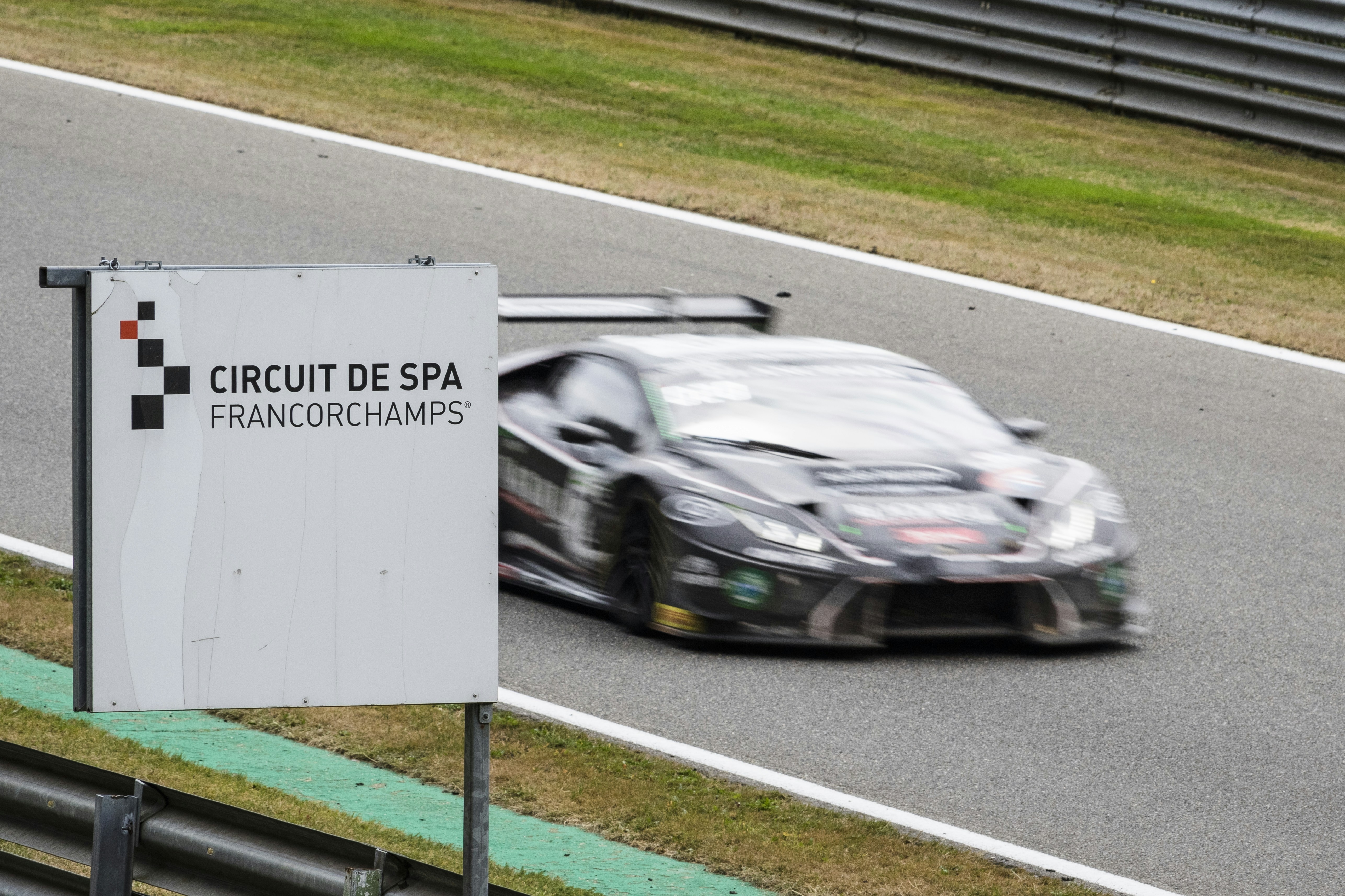 24-godzinny wyścig Le Mans - niezapomniana rywalizacja na torze