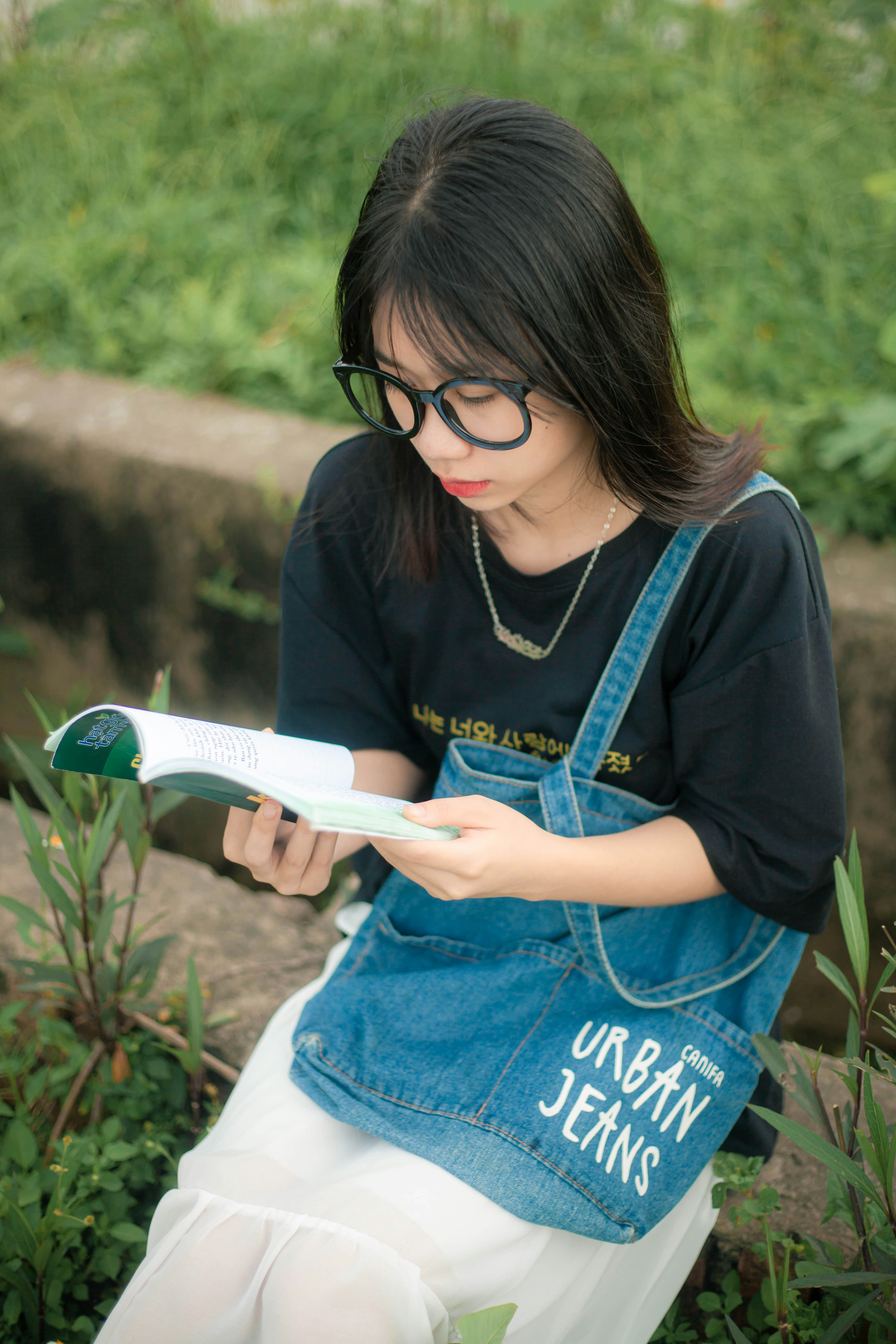 Online Magazine Cover Image