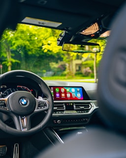 black and silver car steering wheel
