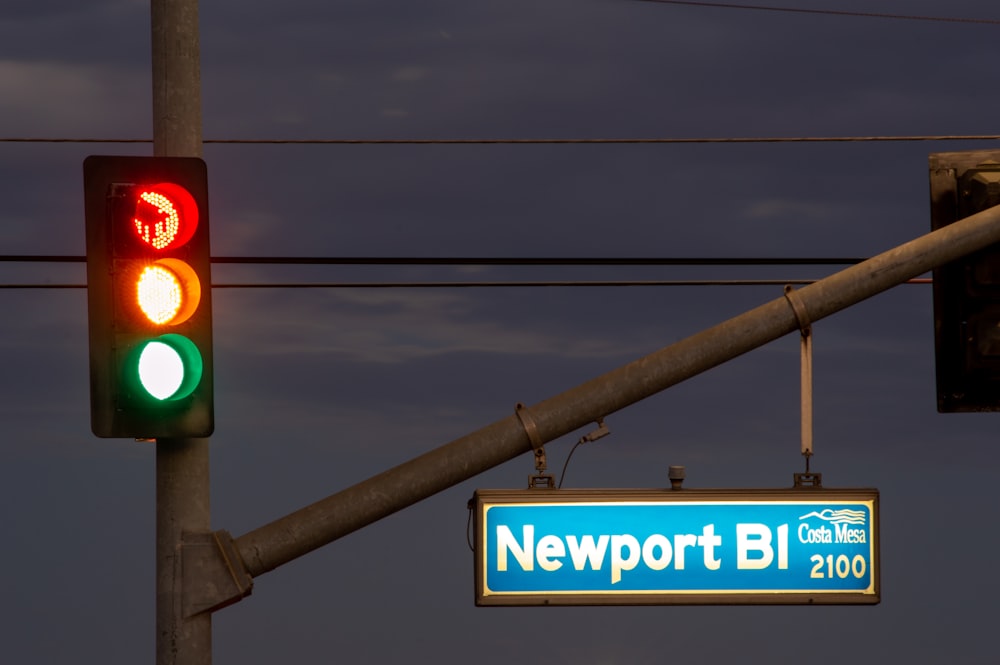 blue and red stop sign