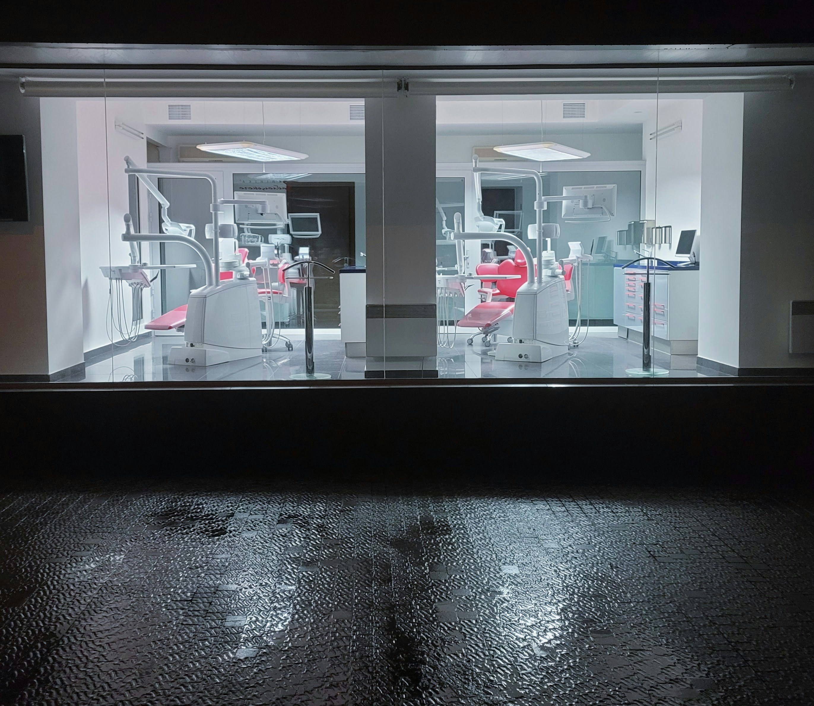 Phantom Reviews: How Anonymous Patient Feedback Systems Uncover Hidden Practice Blind Spots - dental Phantom office