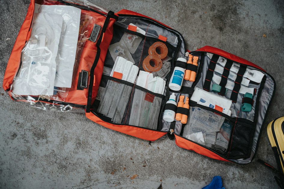 How to Build a Home First Aid Kit