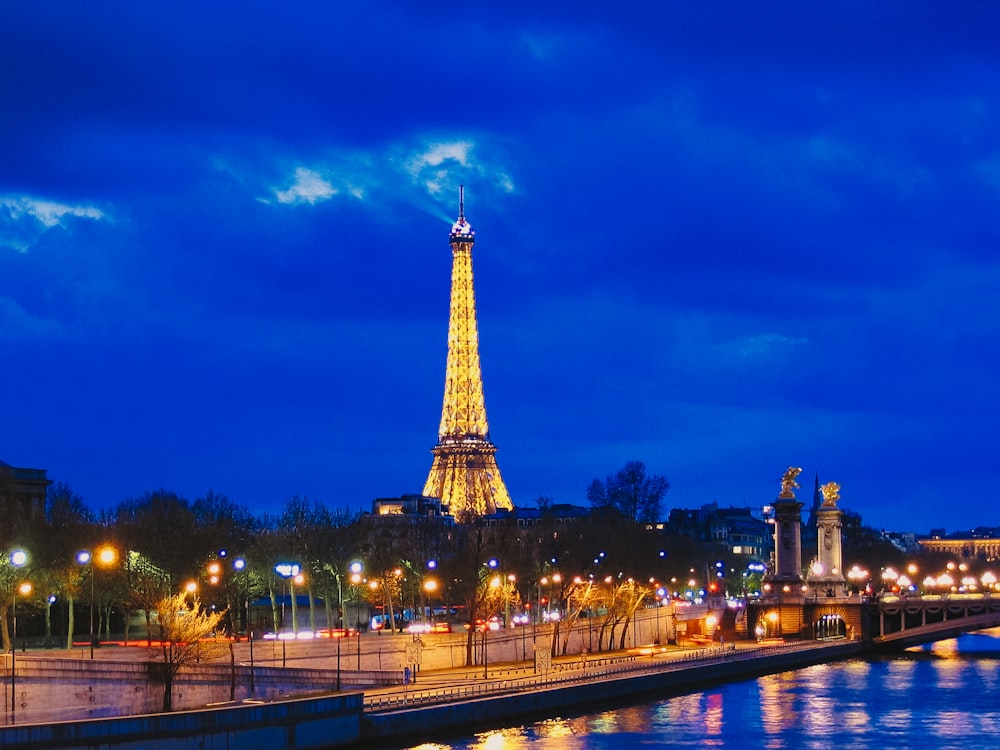eiffel tower in paris during night time