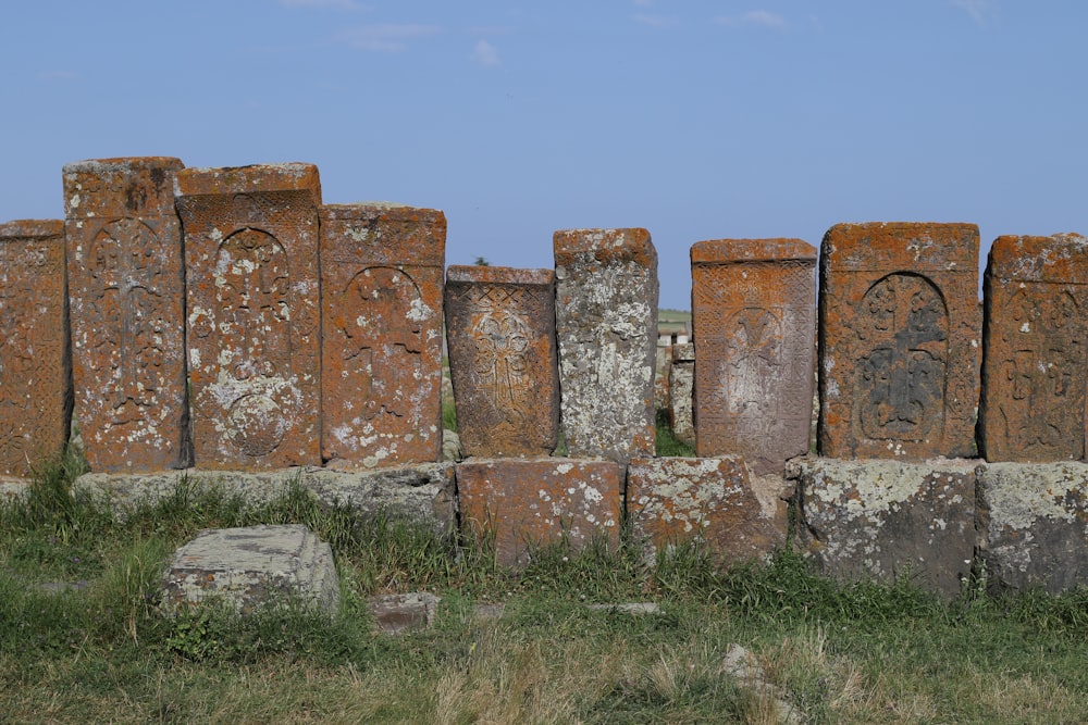 brown and gray concrete brick