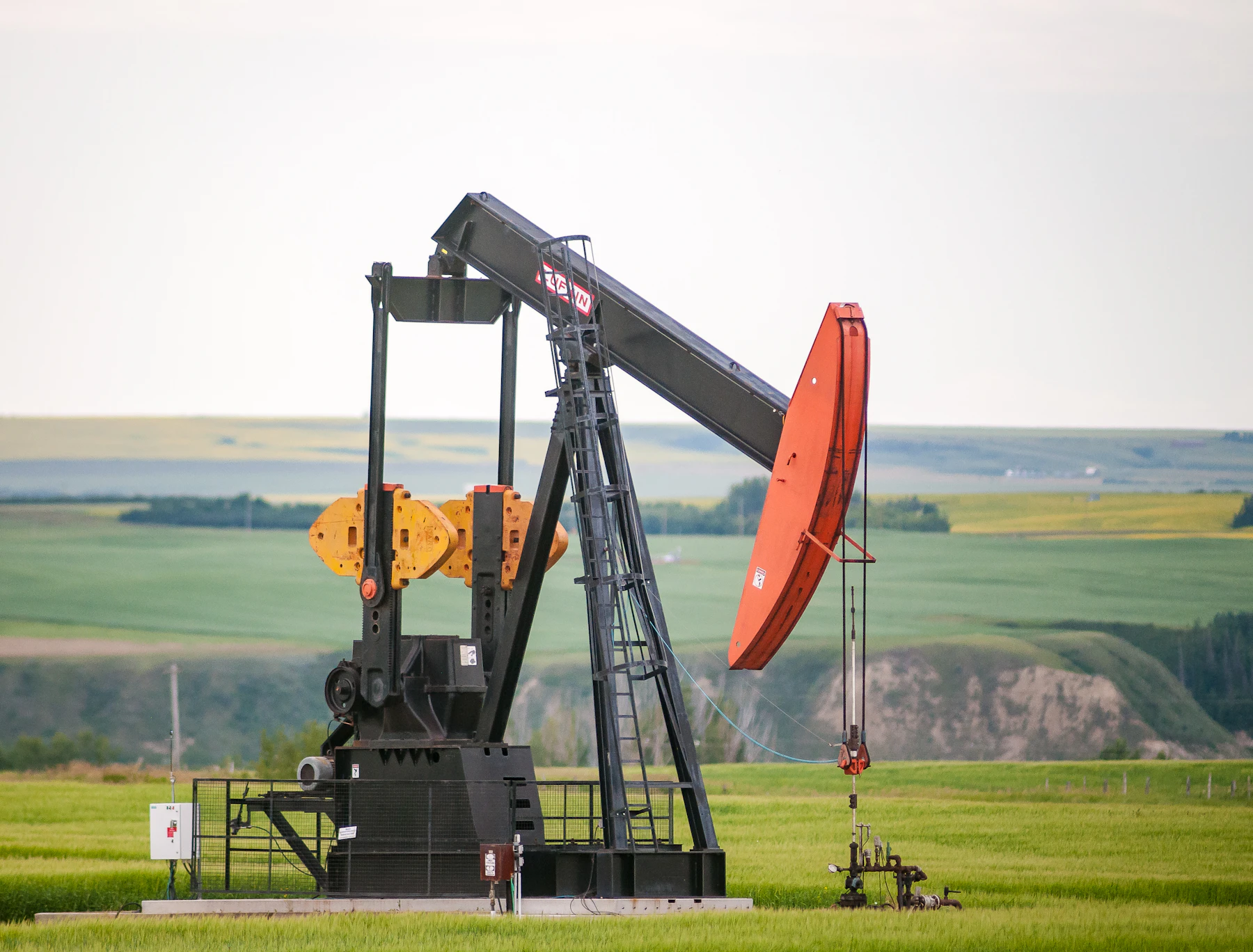 Oil field pump jack — Drilling and Well Planning Engineering