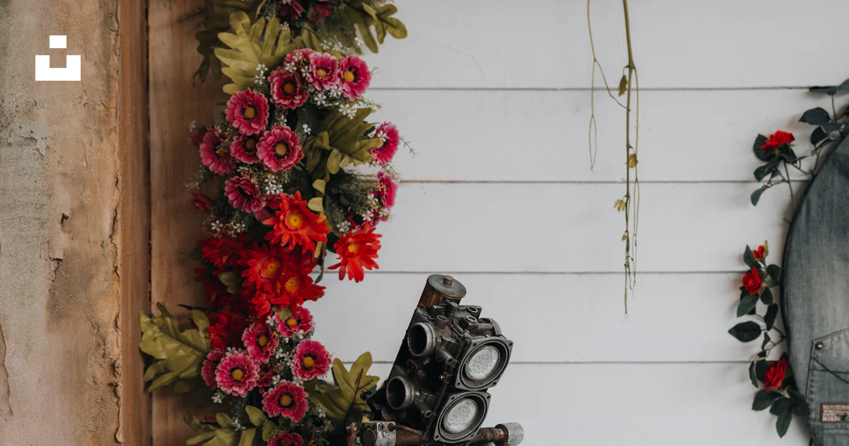 Normal Calendar Design Red flowers on black metal rack - Free Photo on Unsplash