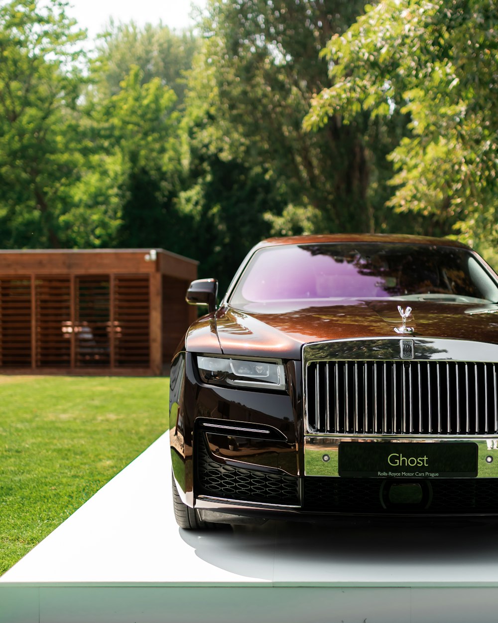 Rolls Royce là biểu tượng hoàng gia của sự sang trọng và đẳng cấp. Bạn đang có cơ hội tìm thấy bộ sưu tập hình ảnh miễn phí về những chiếc xe này tại địa chỉ đã cho. Hãy trải nghiệm và cảm nhận sự tinh tế của Rolls Royce qua những bức ảnh đẹp này. 