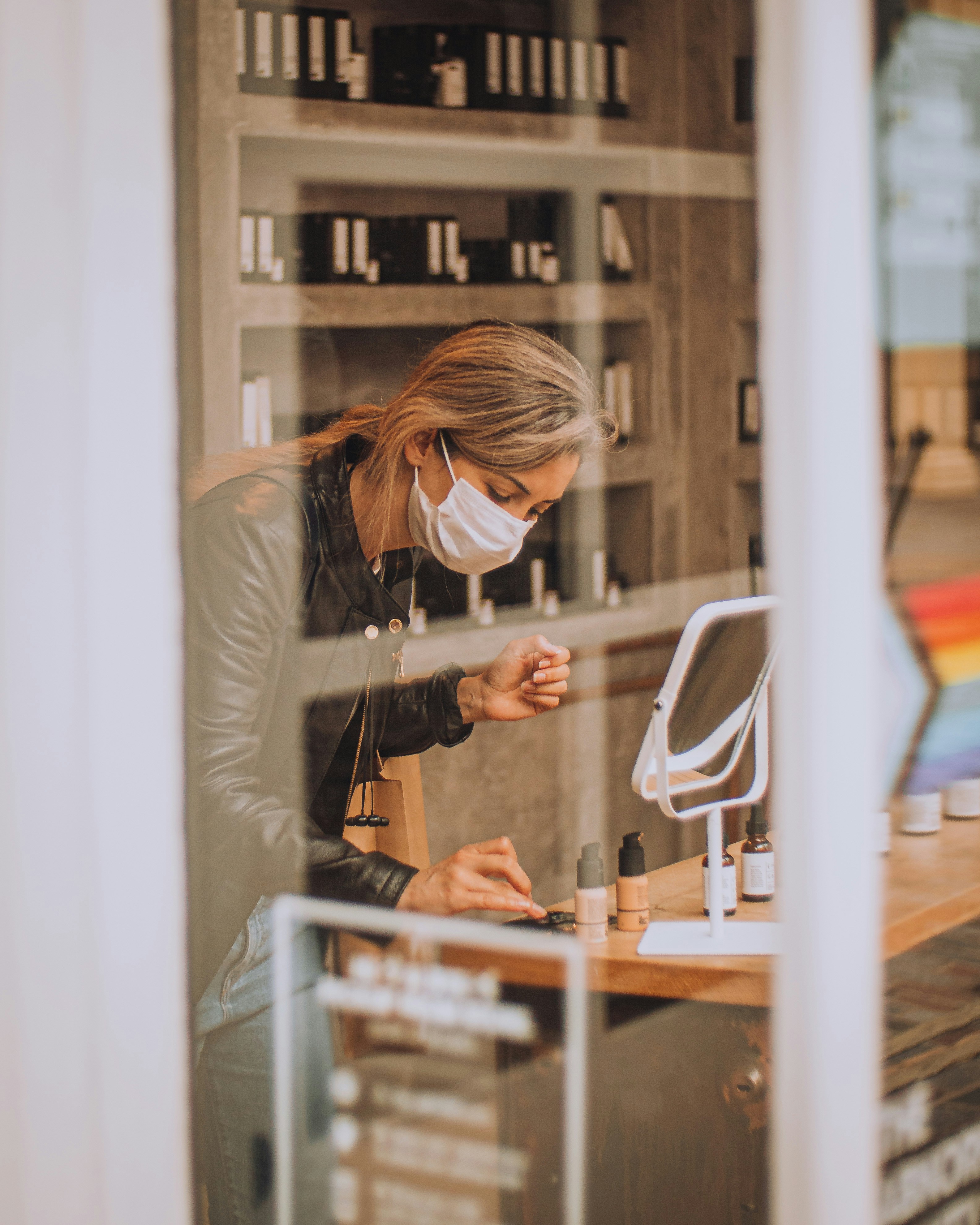black and white bed linen