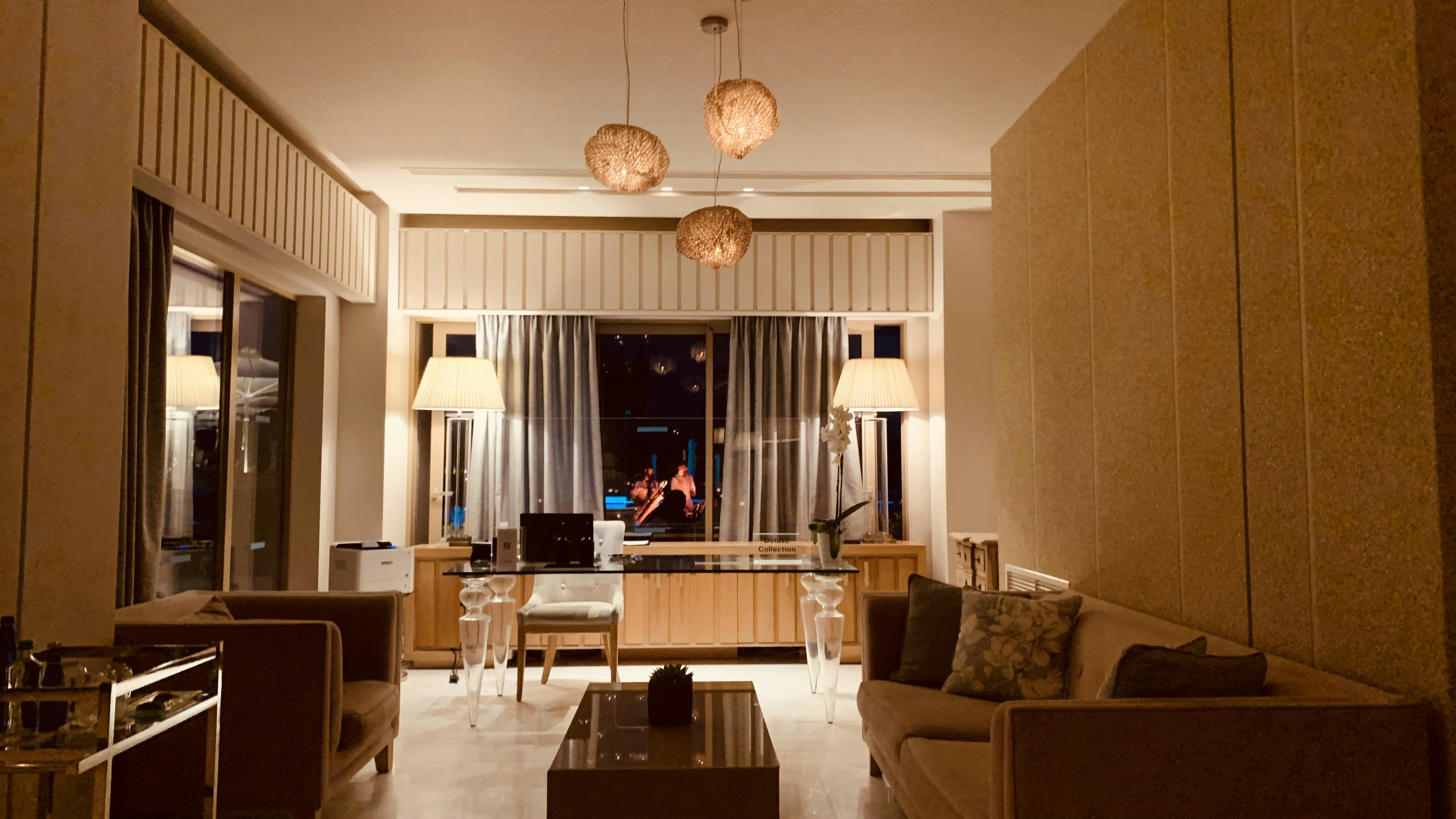 Image de Top 10 DJs ambient-down-tempo pour sublimer l'ambiance de votre hôtel