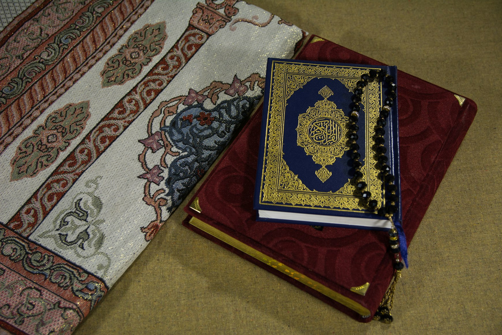 Men Reading Quran
Online Quran Courses
EquranonlineAcademy.com