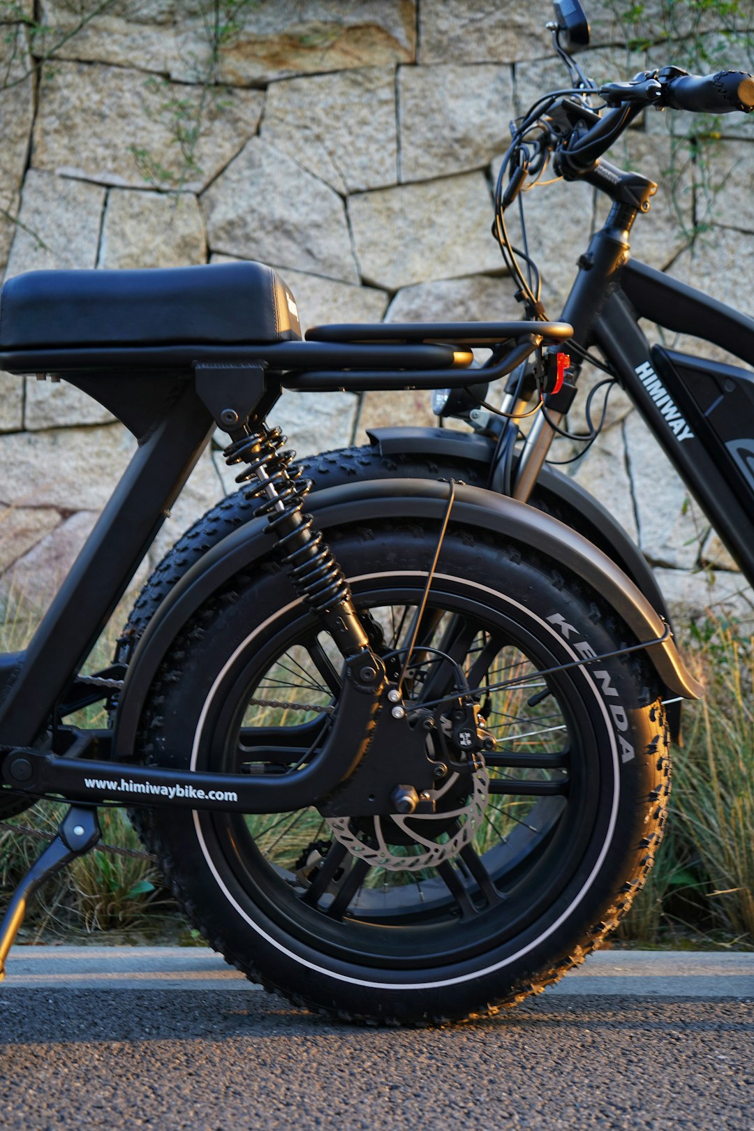 black and silver motorcycle wheel