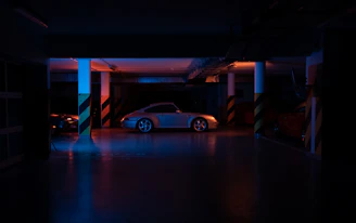 Garage la nuit, image d'illustration, affaire Johnny Altinger à Edmonton