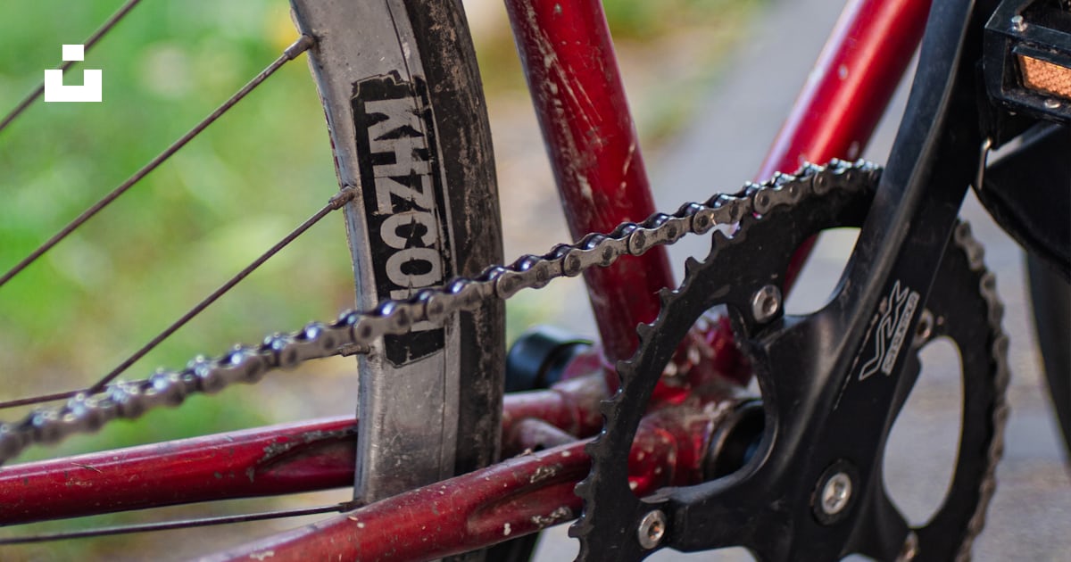 Red bicycle wheel with tire photo – Free Red Image on Unsplash