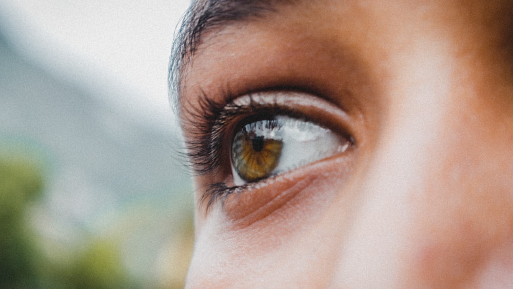 l'occhio delle persone nella fotografia ravvicinata