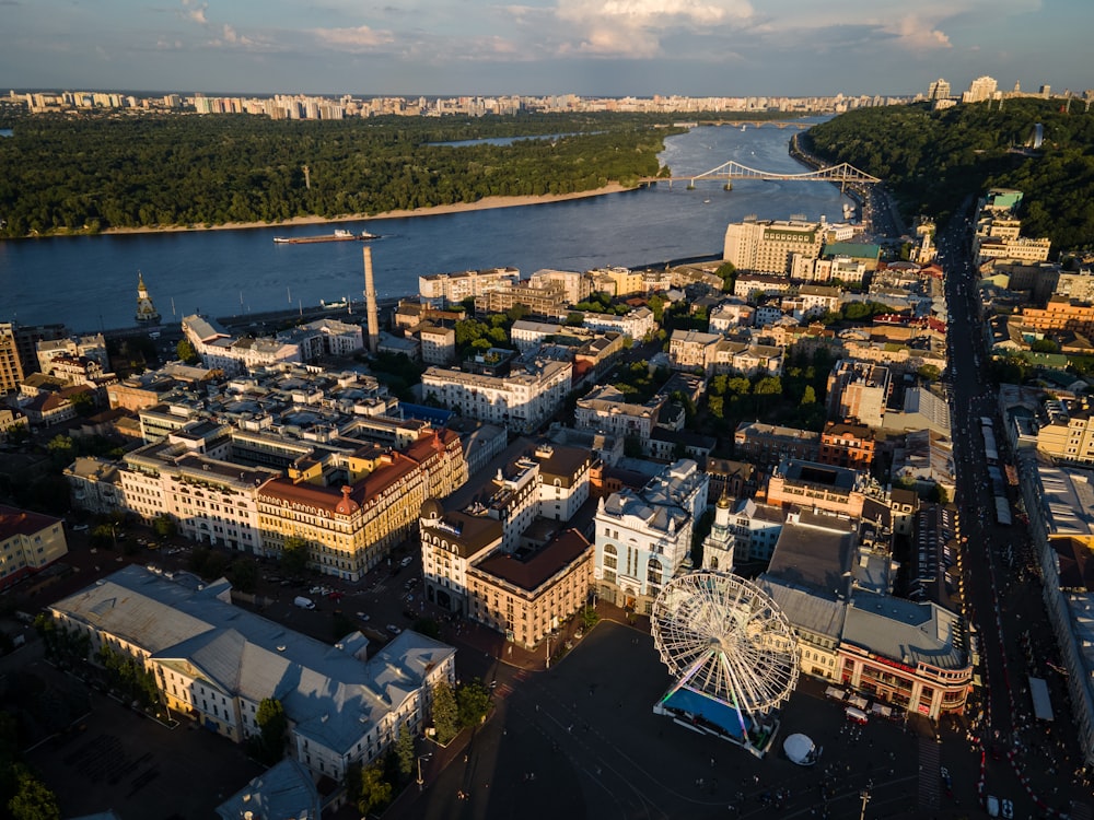 Vue aérienne des bâtiments de la ville pendant la journée