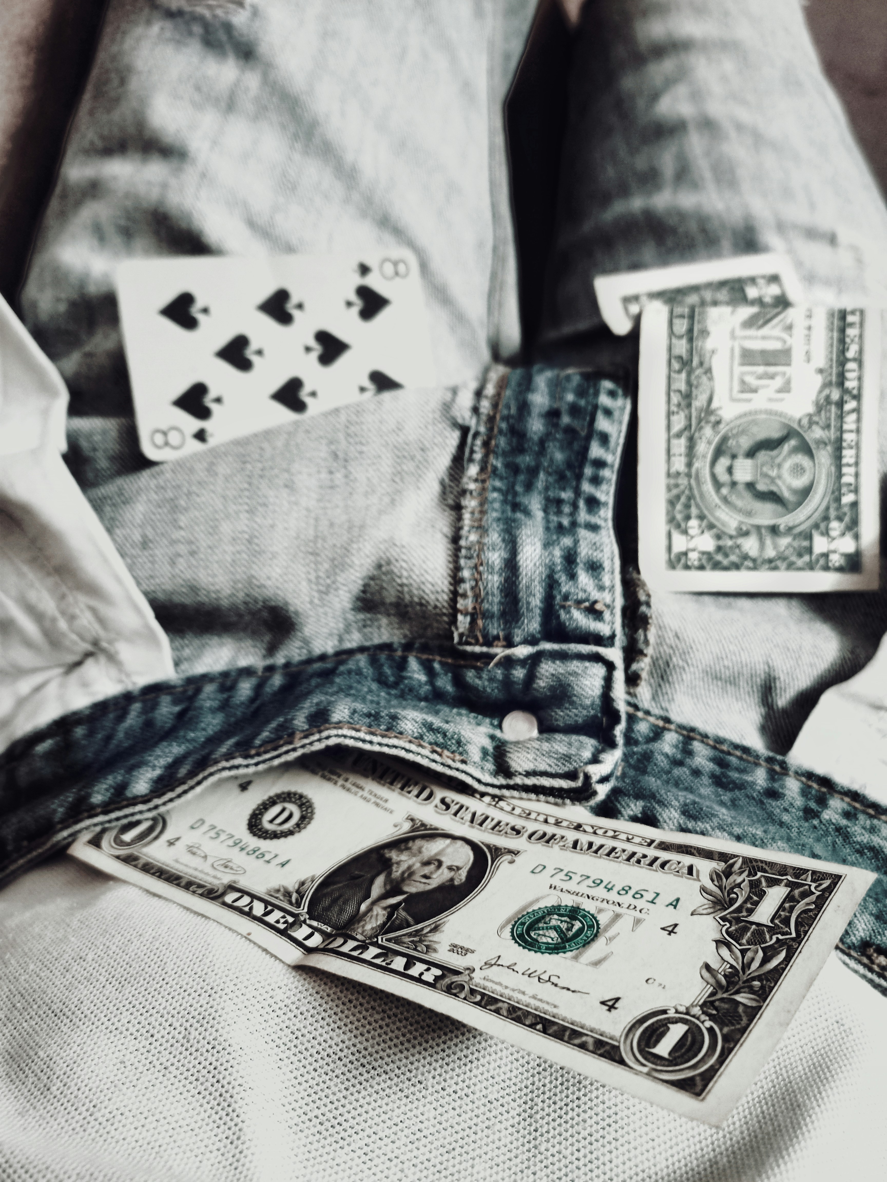 photo-1624983757883-6d3a17e8b964?ixid=M3wxMjA3fDB8MXxzZWFyY2h8MTB8fGV2b3BsYXklMjBnYW1lcyUyMCVFMiU4MCU5MyUyMHBsYXklMjBmb3IlMjByZWFsJTIwbW9uZXl8ZW58MHx8fHwxNzYyMzE5MTk3fDA\u0026ixlib=rb-4.1.0