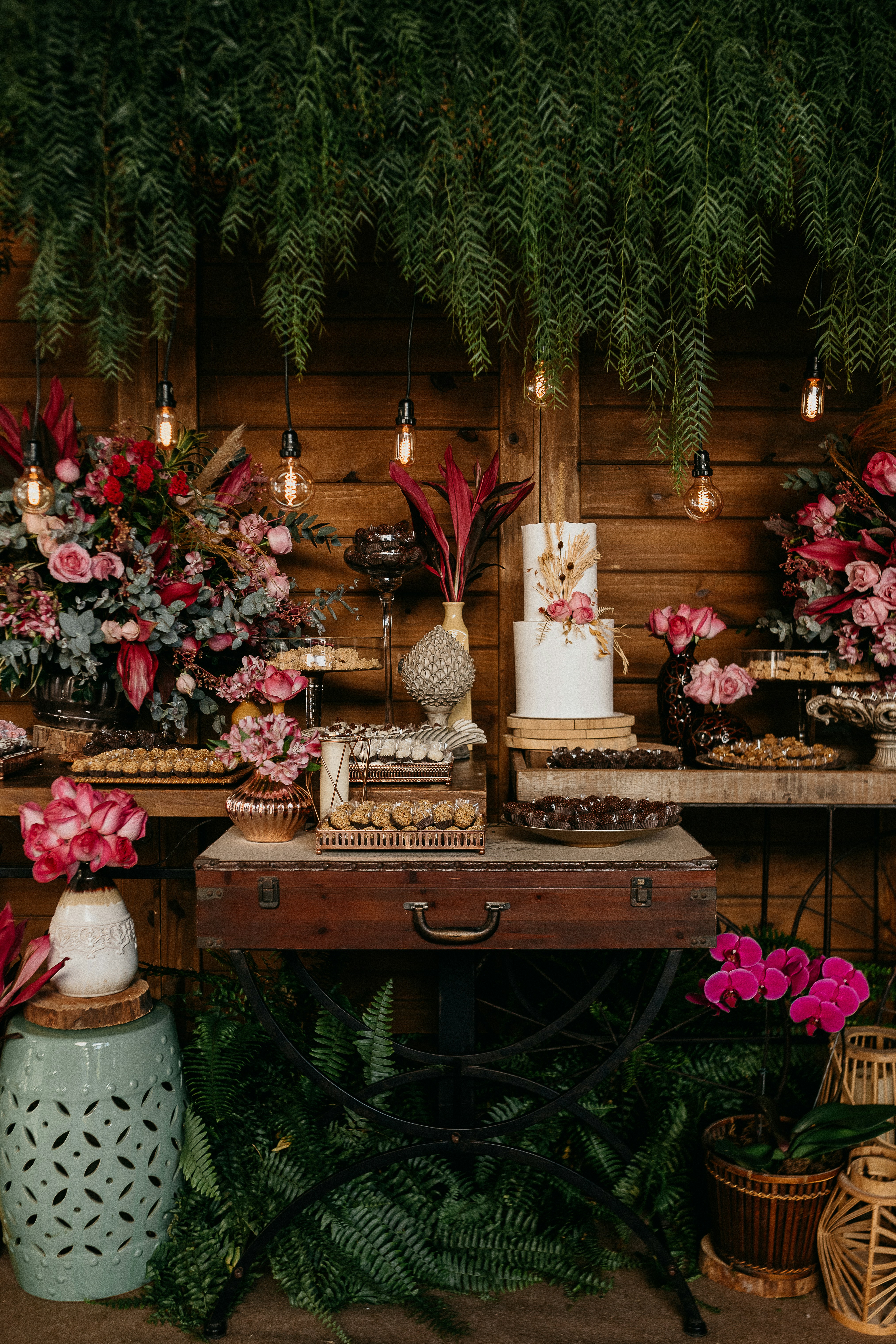 Photo by vitormonthay