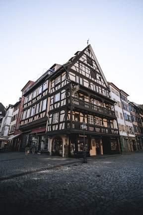 Exterior view of the historic Fachwerk house in the heart of Quedlinburg's UNESCO World Heritage site.