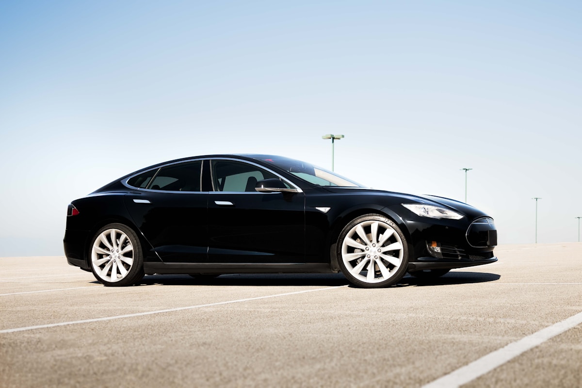 Conduisez vos événements vers un avenir durable avec Electric Auto Events Toulouse, Montauban : Location Tesla avec chauffeur pour vos évènements