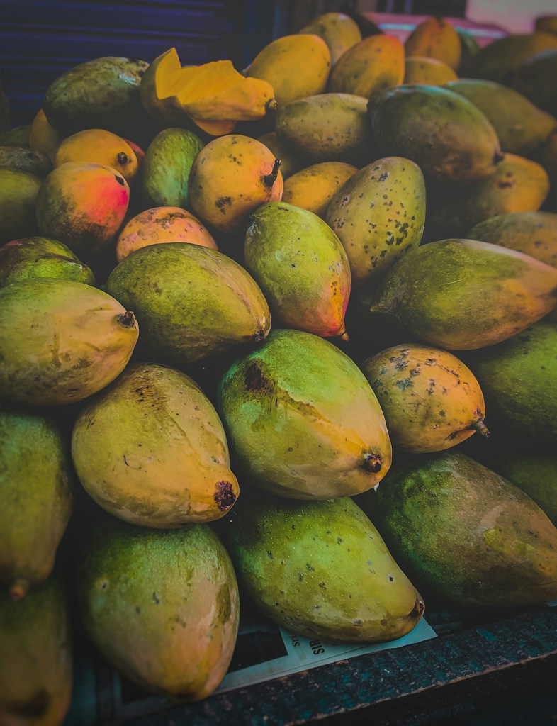 Fresh Organic Mangoes