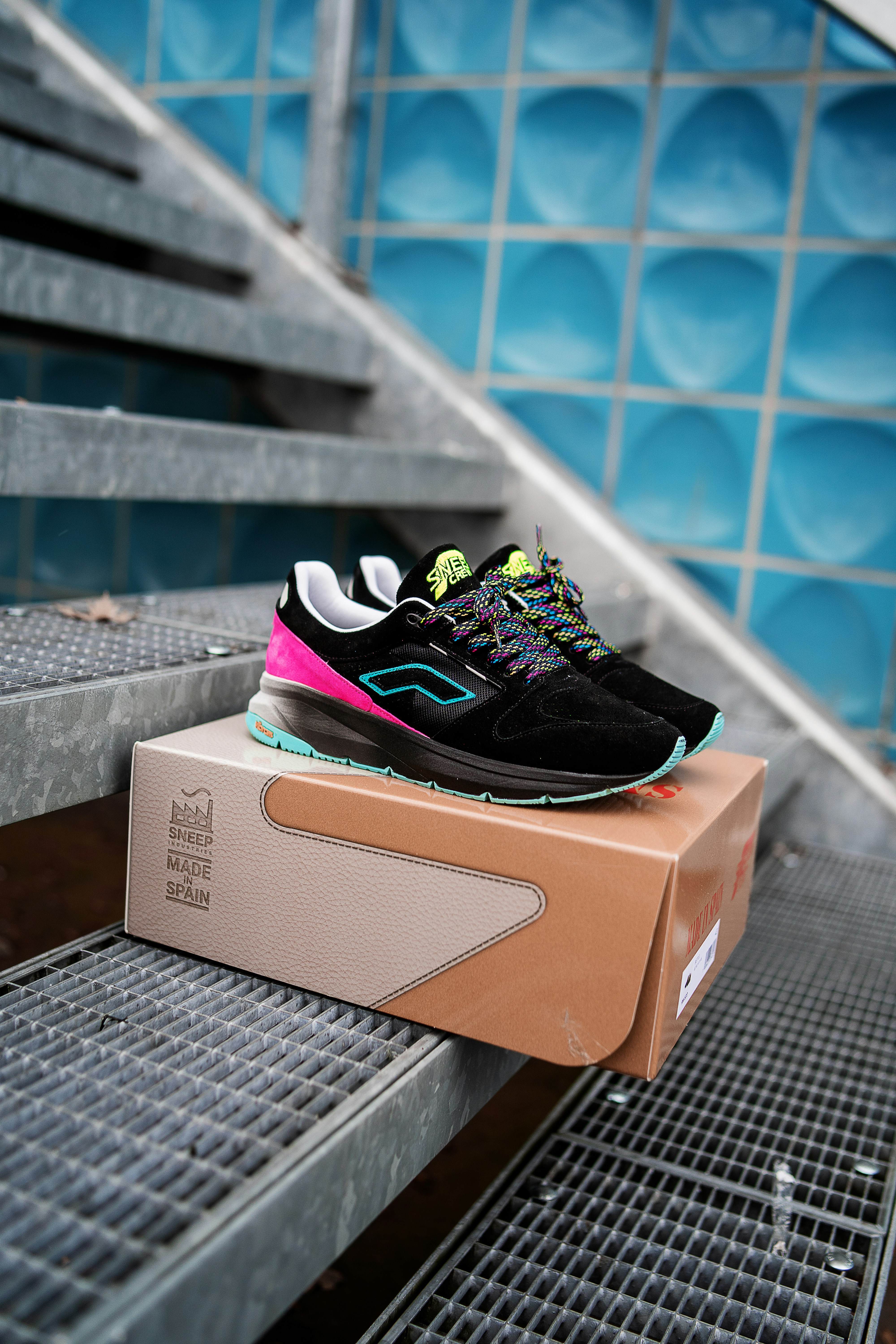 mens nike shox black and white