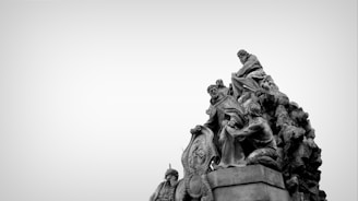 gray concrete statue of man