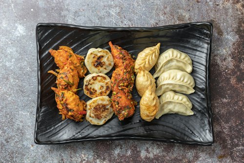 Momos